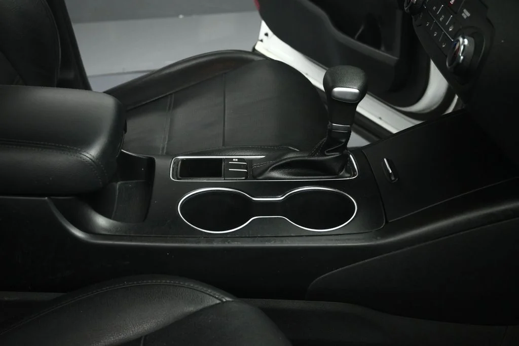 Used 2020 White Kia LX image 53