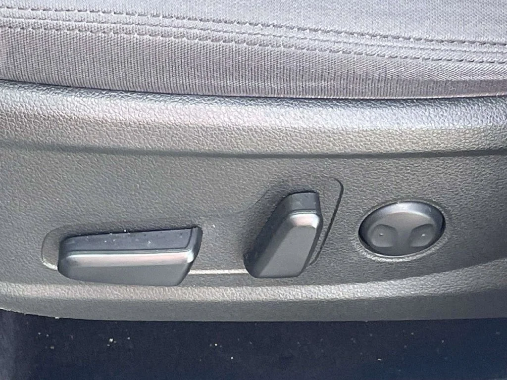 Certified Used 2023 White Hyundai SEL image 14
