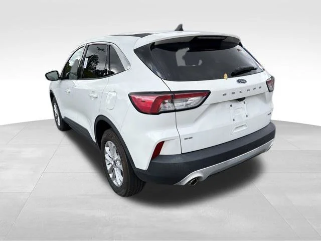 Used 2020 White Ford SE image 6