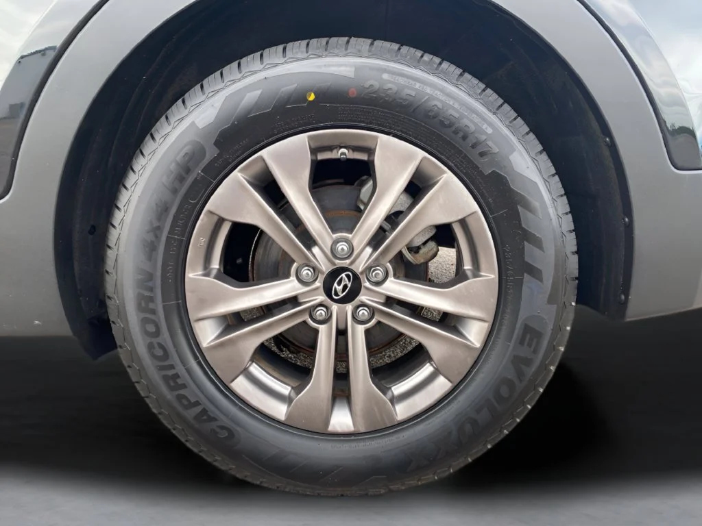 Used 2015  Hyundai  image 31