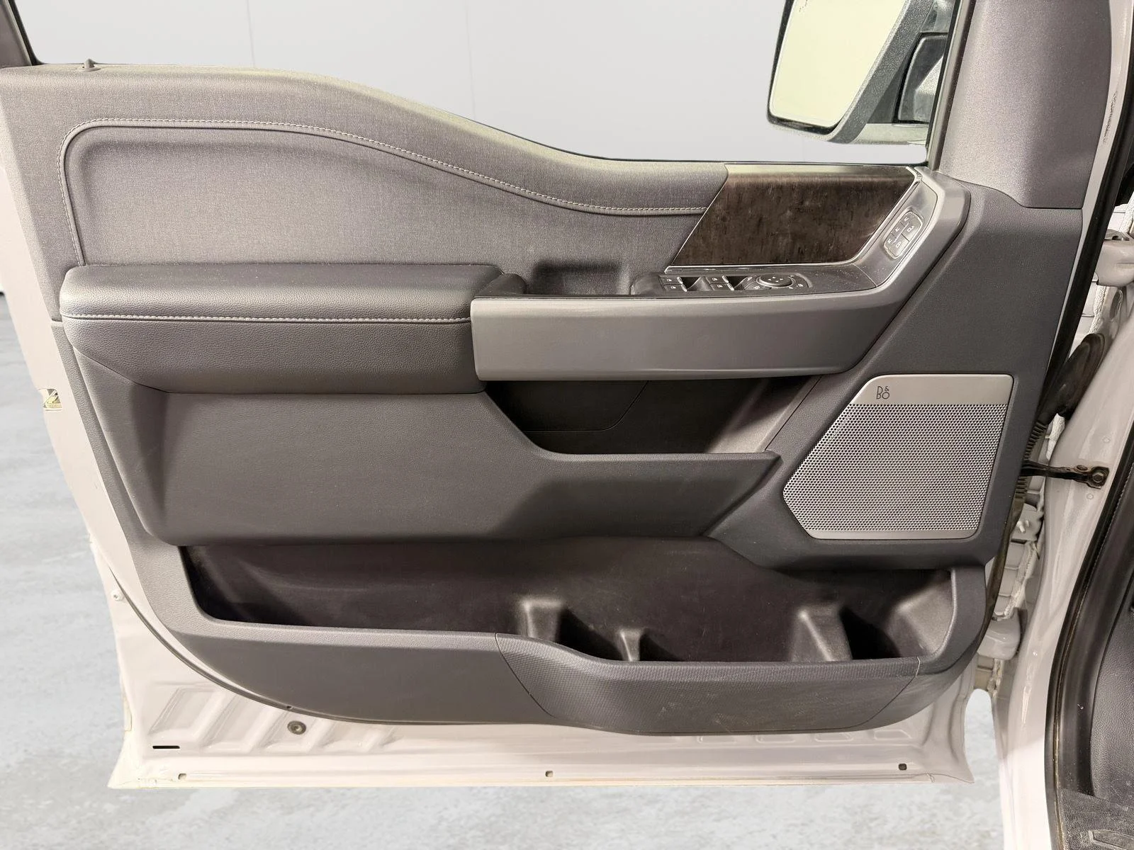 Used 2022 Space White Ford LARIAT image 15