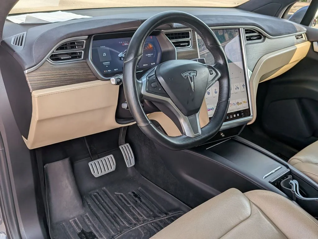 Used 2016 Gray Tesla P90D image 32