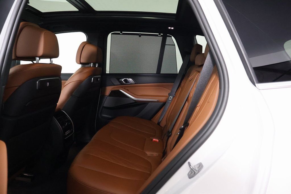 New 2026 Mineral White Metallic BMW xDrive50e image 6