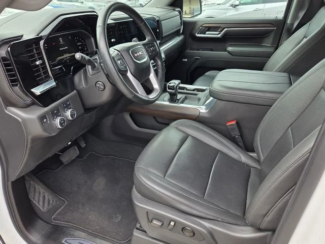 Used 2024 White GMC SLT image 8