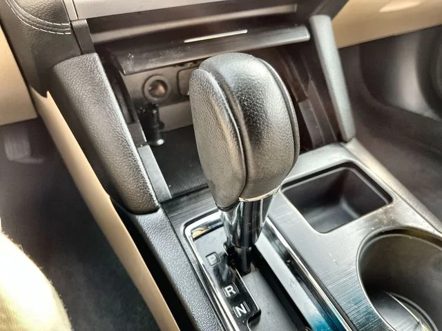 Used 2019 White Subaru 2.5i image 23