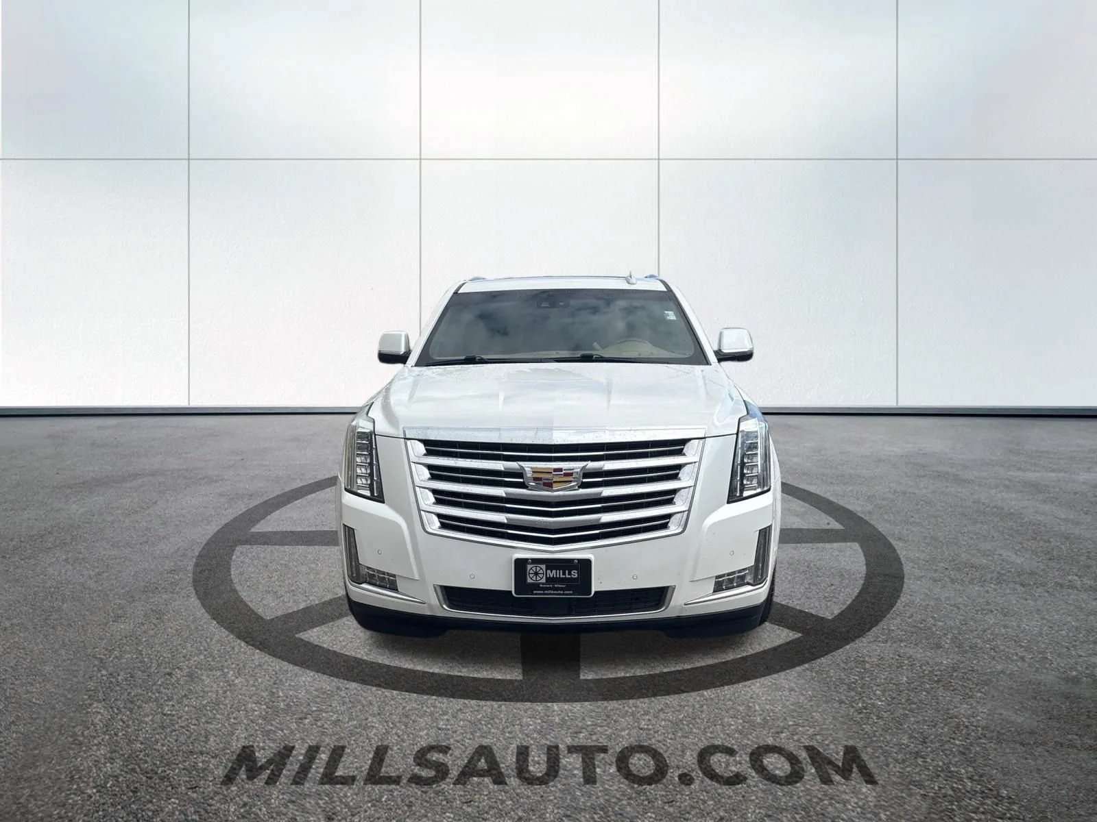 Used 2018 Cadillac Escalade ESV Platinum with VIN 1GYS4KKJ6JR157196 for sale in Baxter, Minnesota