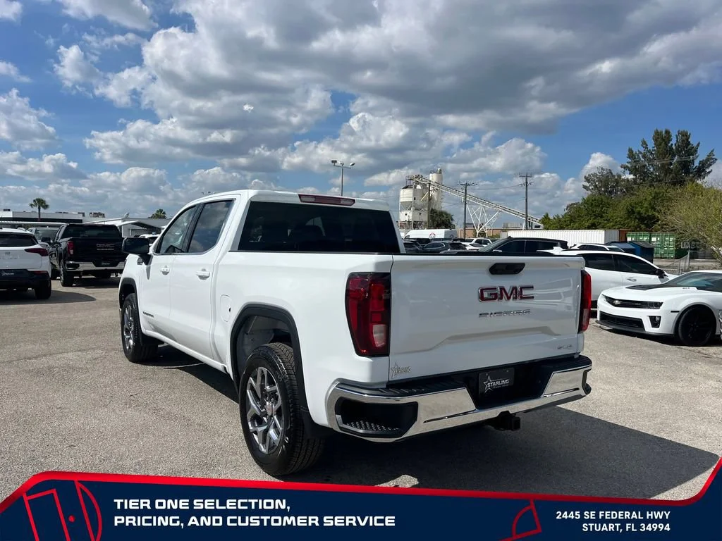 New 2026 Summit White GMC SLE image 5