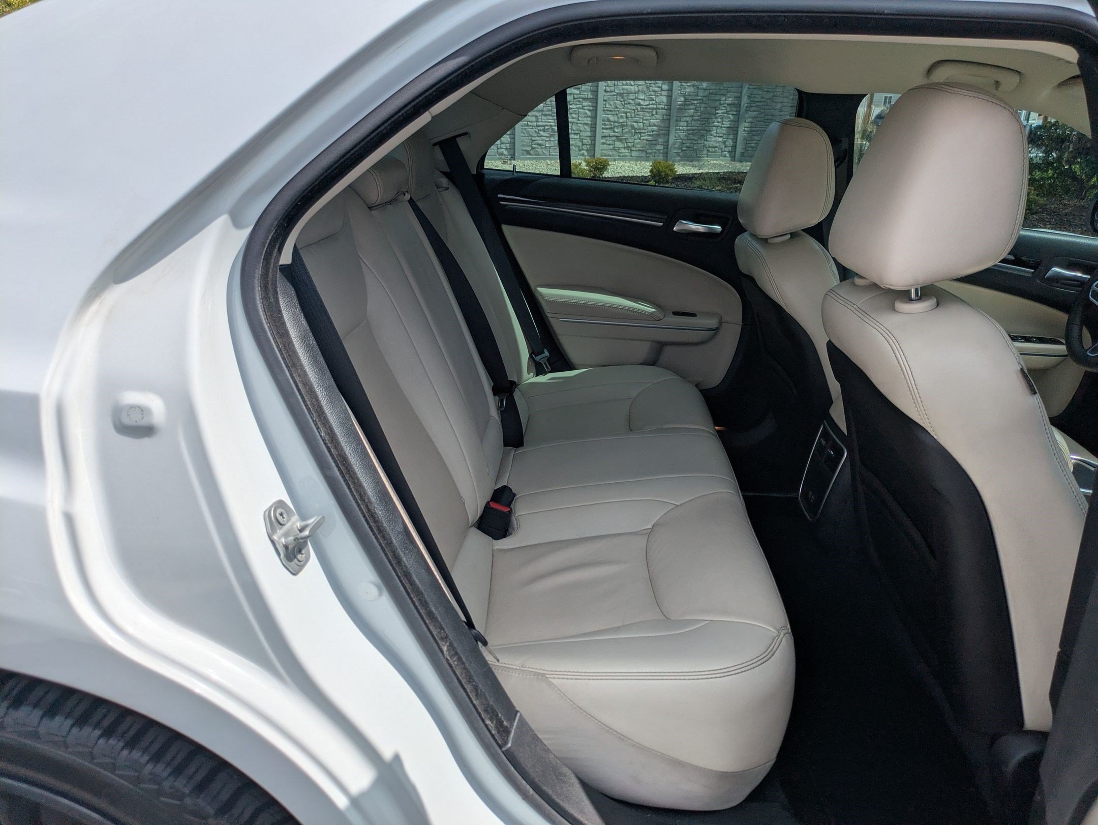 Used 2023 Bright White Clearcoat Chrysler Touring L image 30