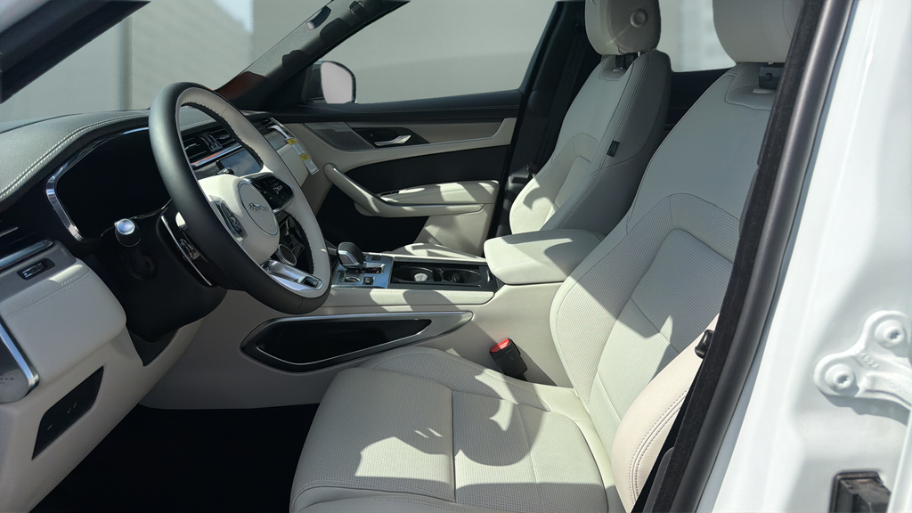 2026 Jaguar F-Pace R-Dynamic S - Photo 18
