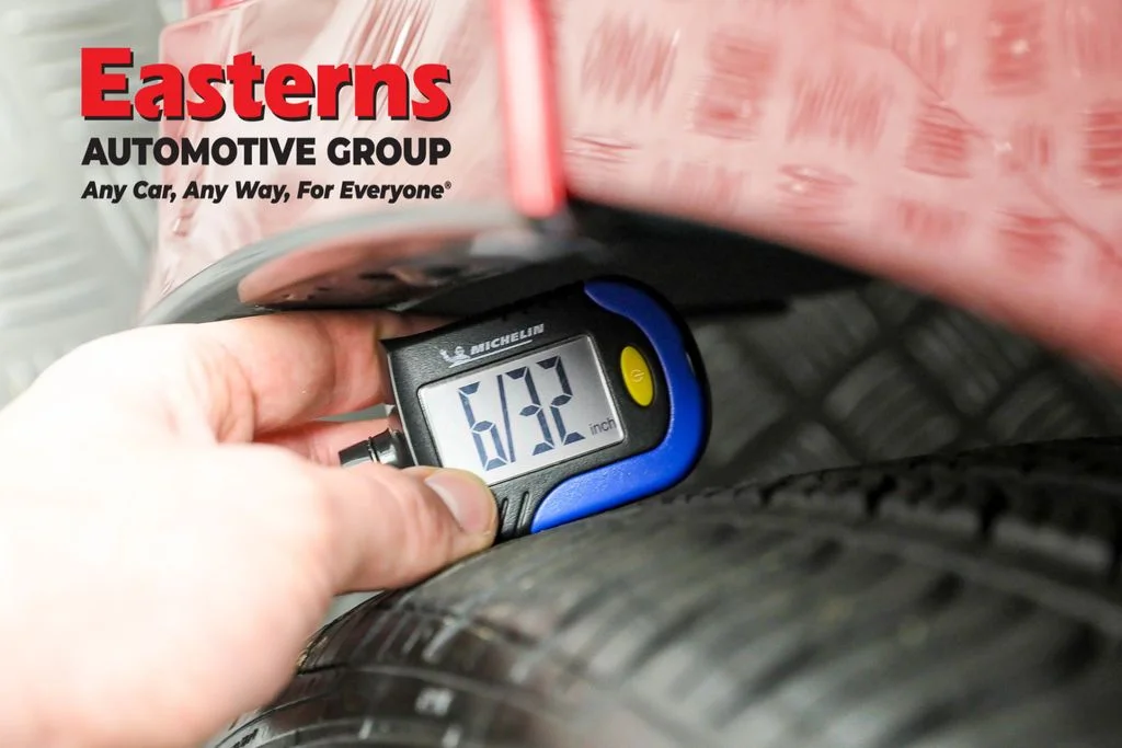 Used 2021 Red Nissan 2.5 SV image 28