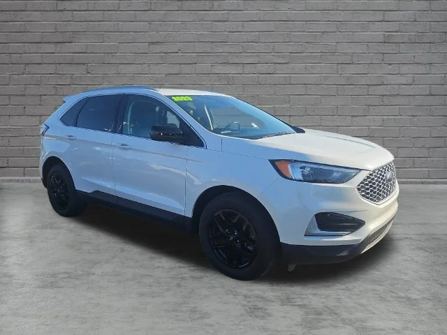 Used 2023 White Ford SEL image 16