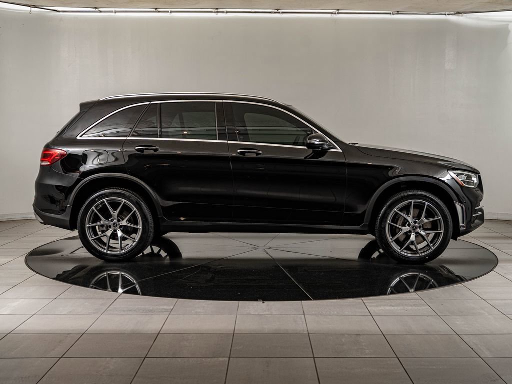 Used 2022 Black Mercedes-Benz GLC 300 image 4