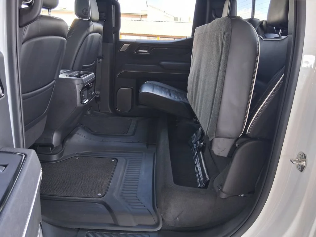 Used 2025 Summit White GMC AT4X image 28