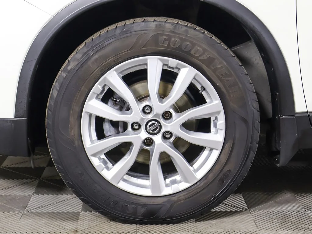 Used 2017 White Nissan SV image 18