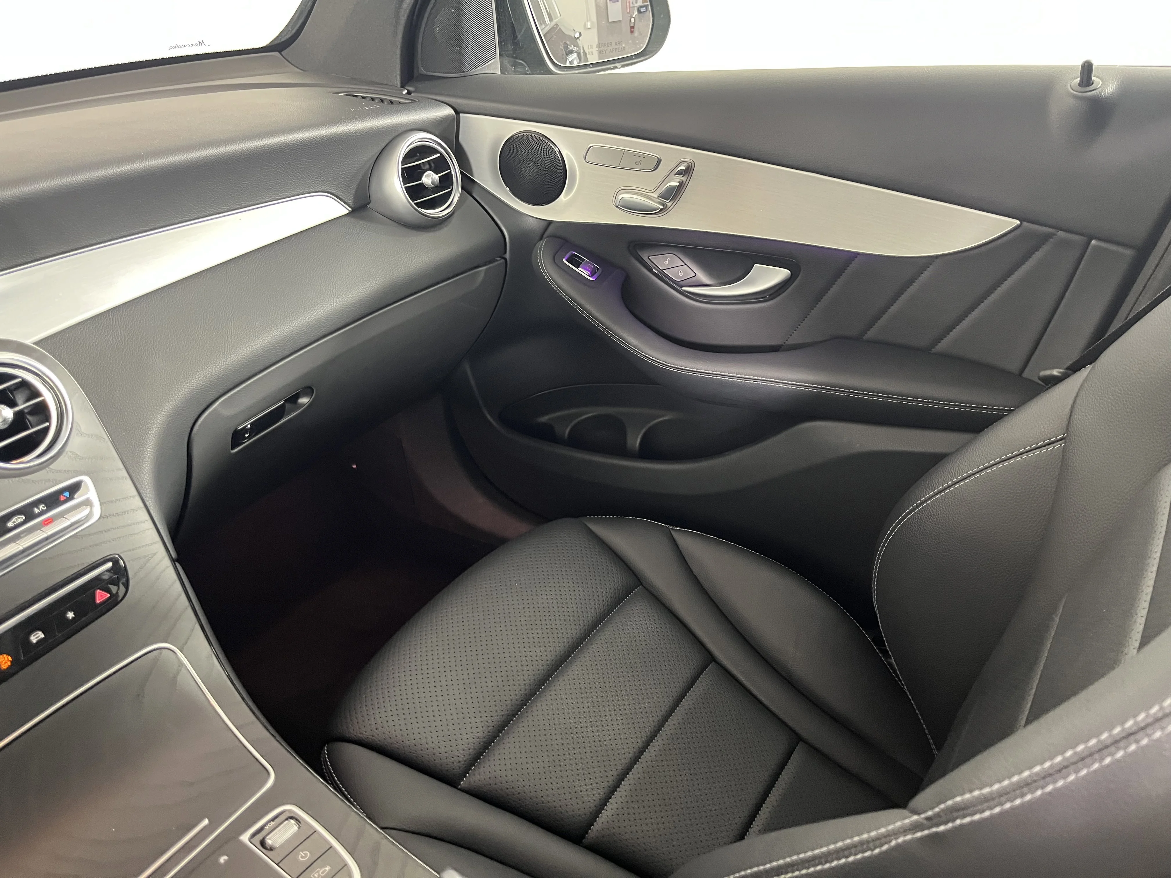 Used 2022 Black Mercedes-Benz GLC 300 image 11