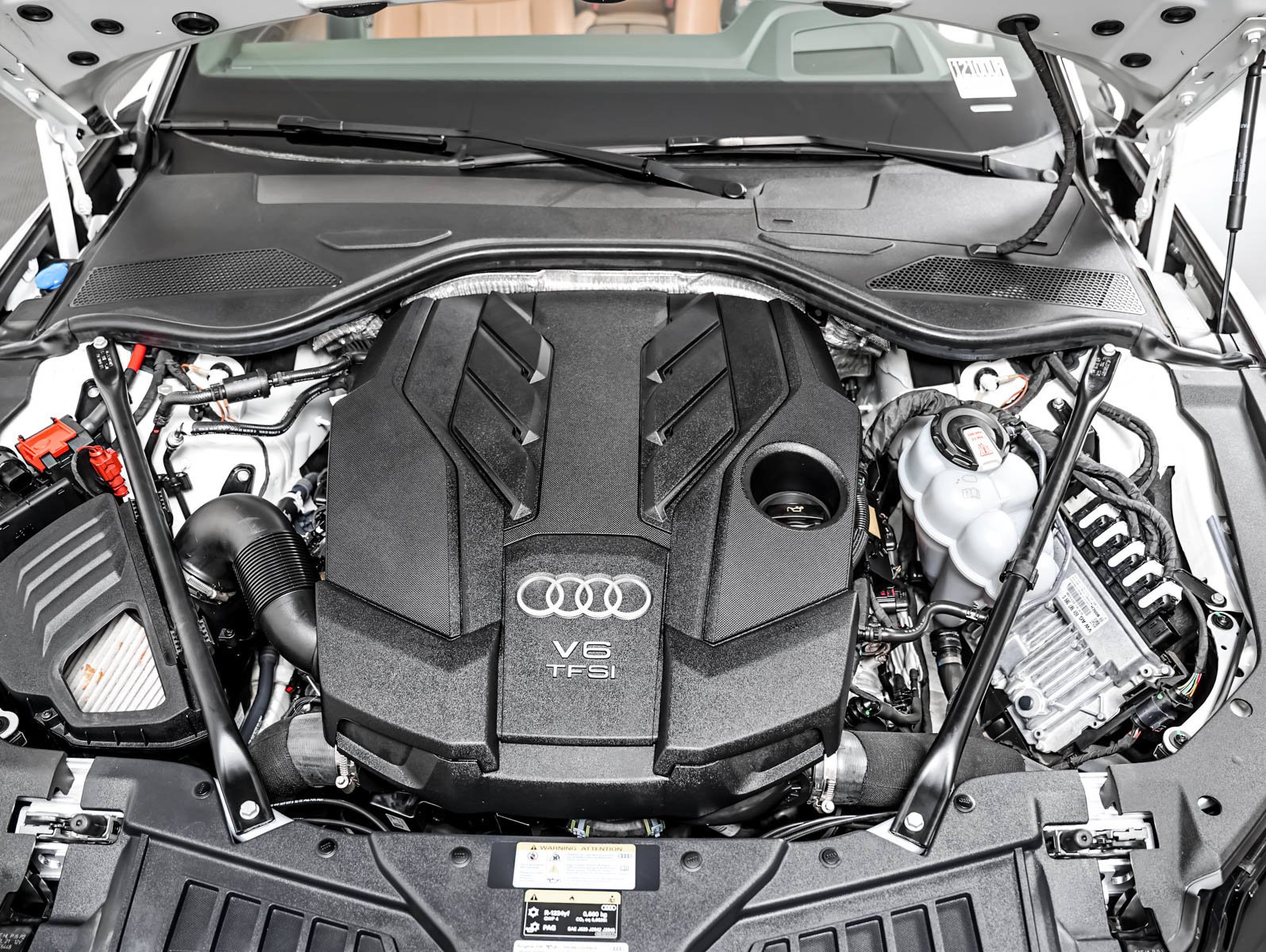Used 2024 Glacier White Metallic Audi  image 4