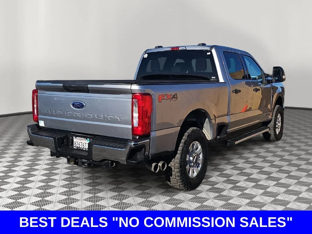 Used 2023 Iconic Silver Metallic Ford XLT image 3