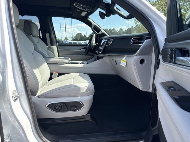 New 2026 White Jeep Limited Reserve image 15