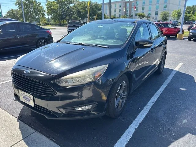 Used 2016 Black Ford SE image 1
