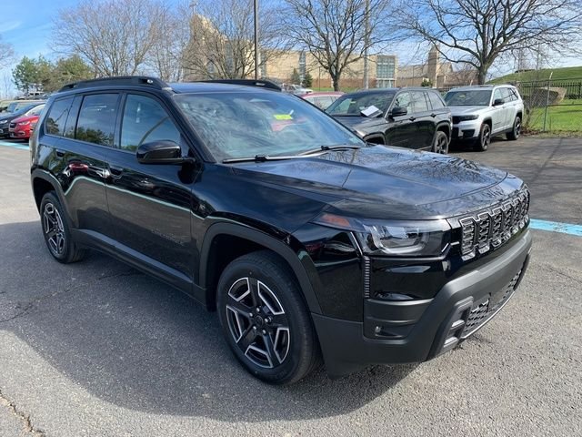 New 2026 Diamond Black Crystal Pearl-Coat Exterior Paint Jeep Laredo image 8