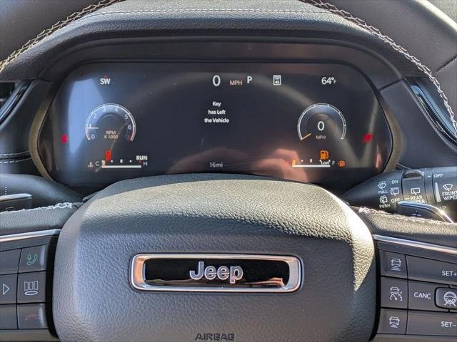 New 2026 Diamond Black Crystal Pearl-Coat Exterior Paint Jeep Altitude image 13