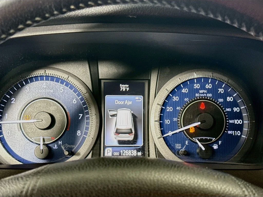Used 2015 Predawn Gray Mica Toyota XLE Premium image 13