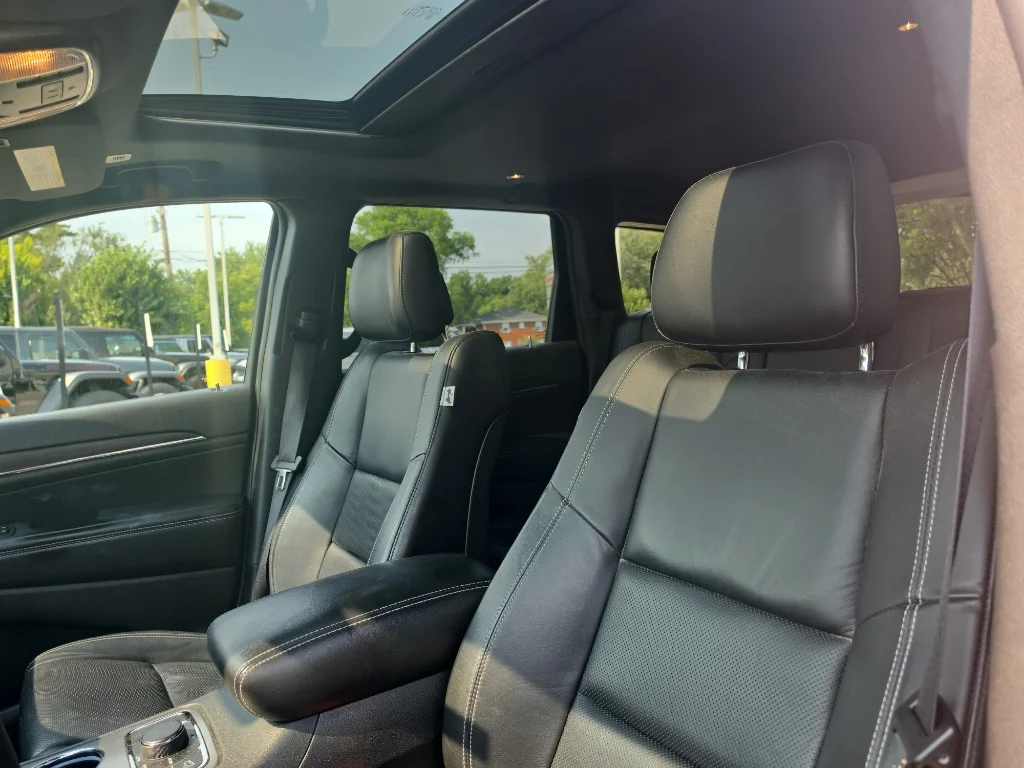 Used 2021 Velvet Red Pearlcoat Jeep 80th Anniversary image 8