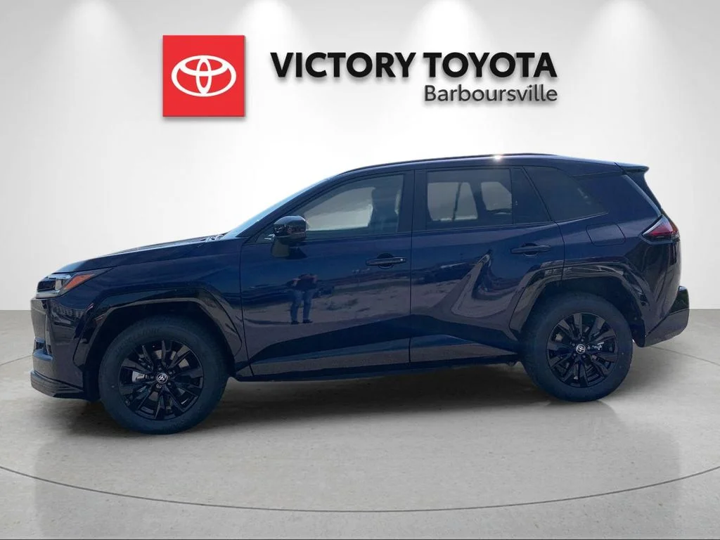 Used 2026  Toyota SE image 2