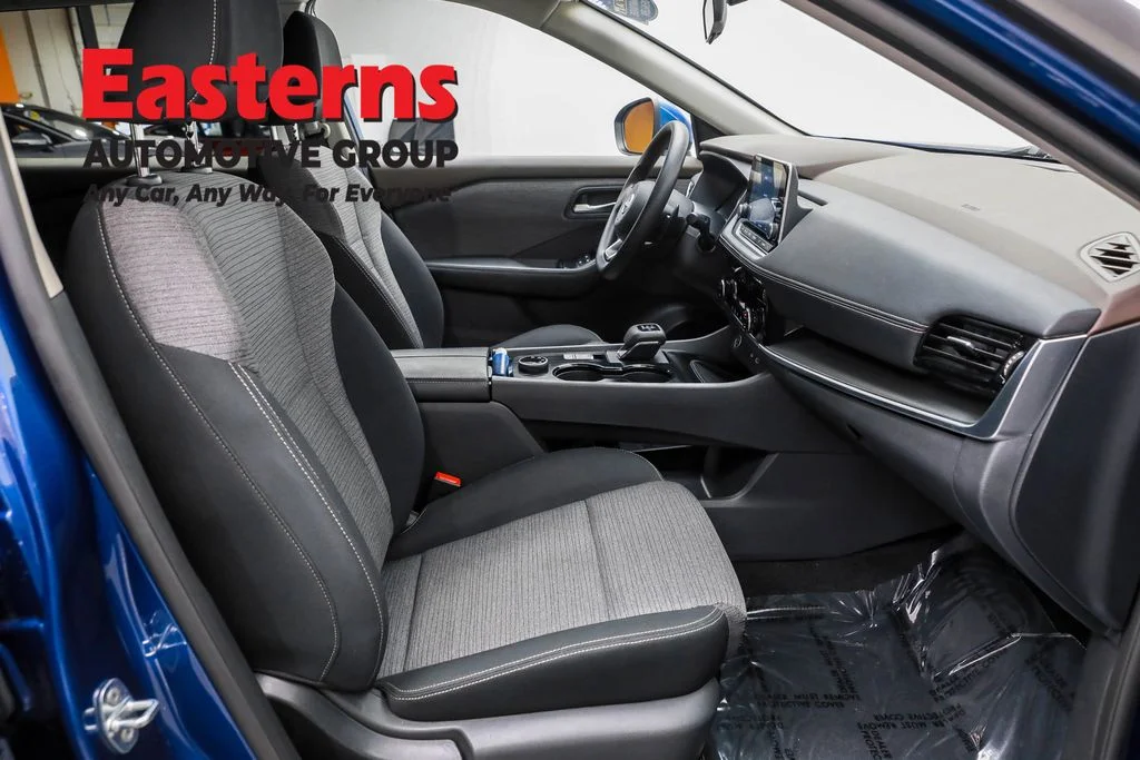 Used 2022 Blue Nissan SV image 23