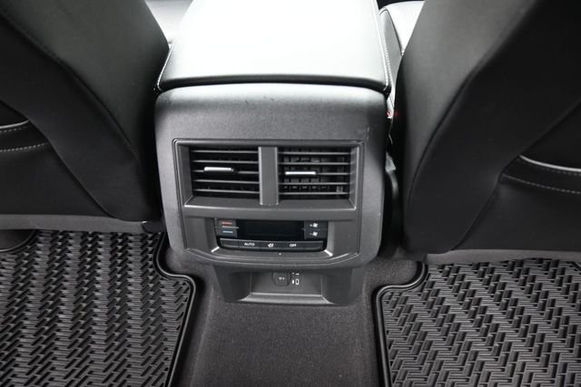Used 2021 White Volkswagen 2.0T SE image 29