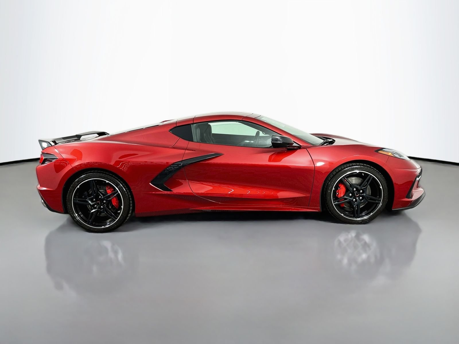 Used 2022 Red Mist Metallic Tintcoat Chevrolet Stingray image 12