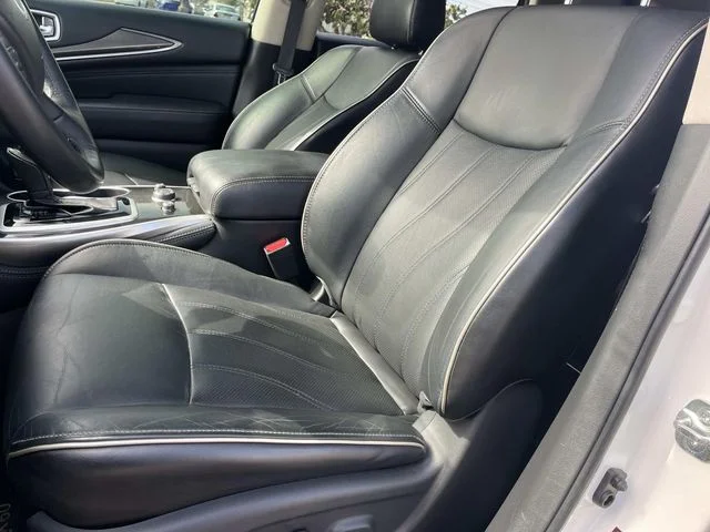 Used 2017 White INFINITI Base image 36