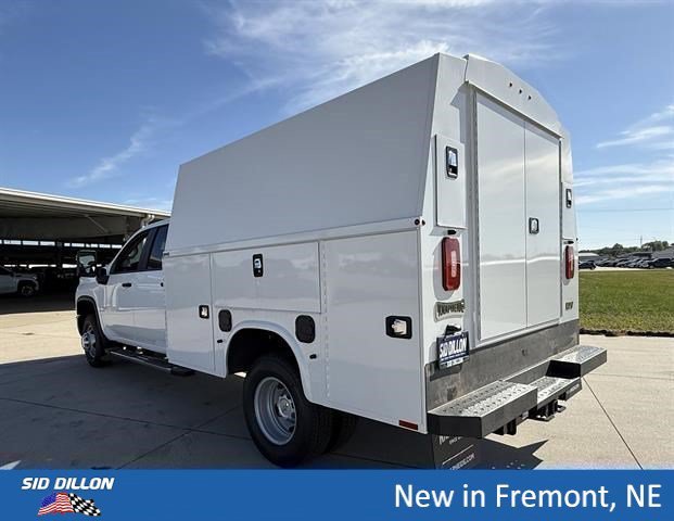 New 2026 Summit White Chevrolet Work Truck image 19