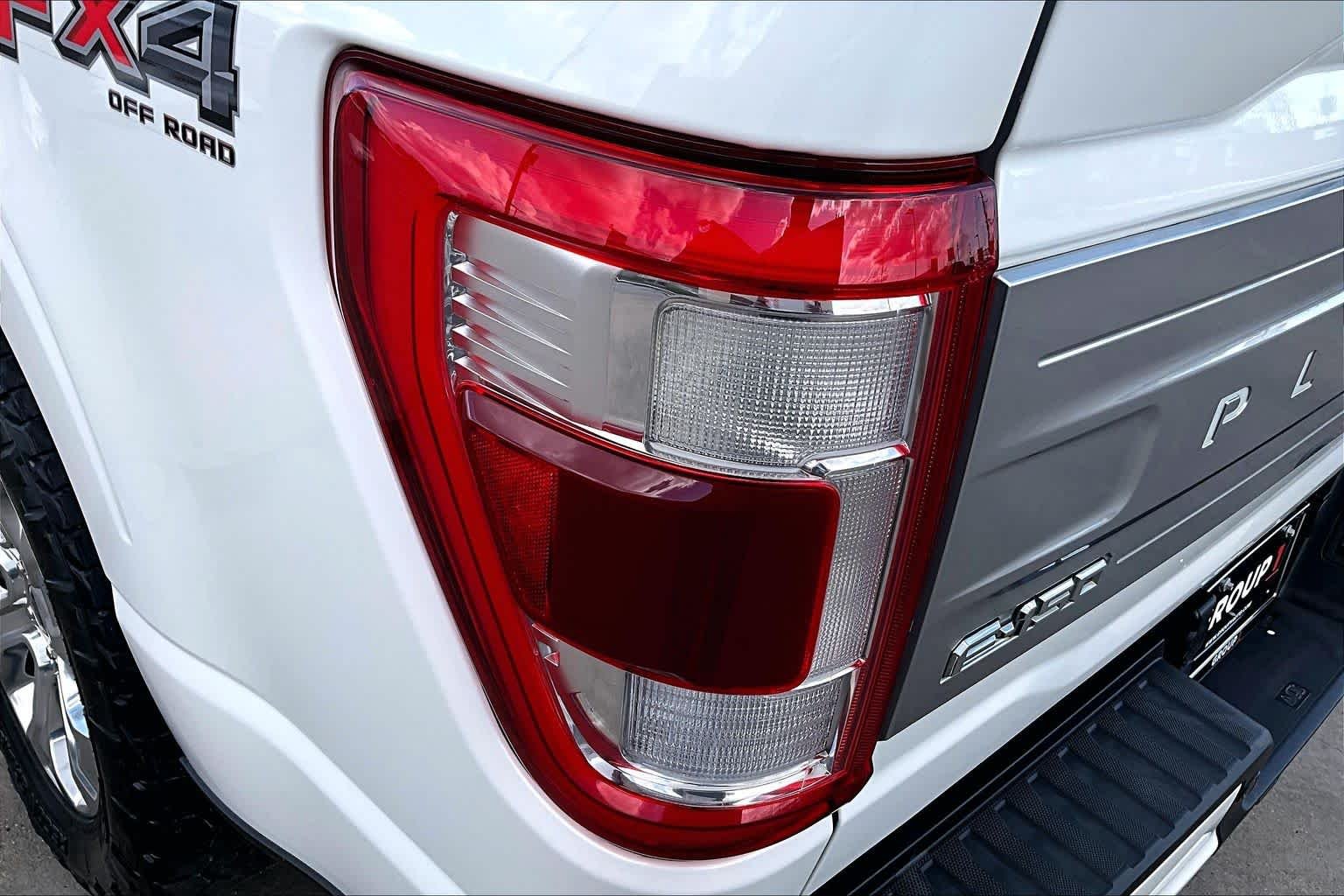 Used 2021 Star White Metallic Tri-Coat Ford Platinum image 29