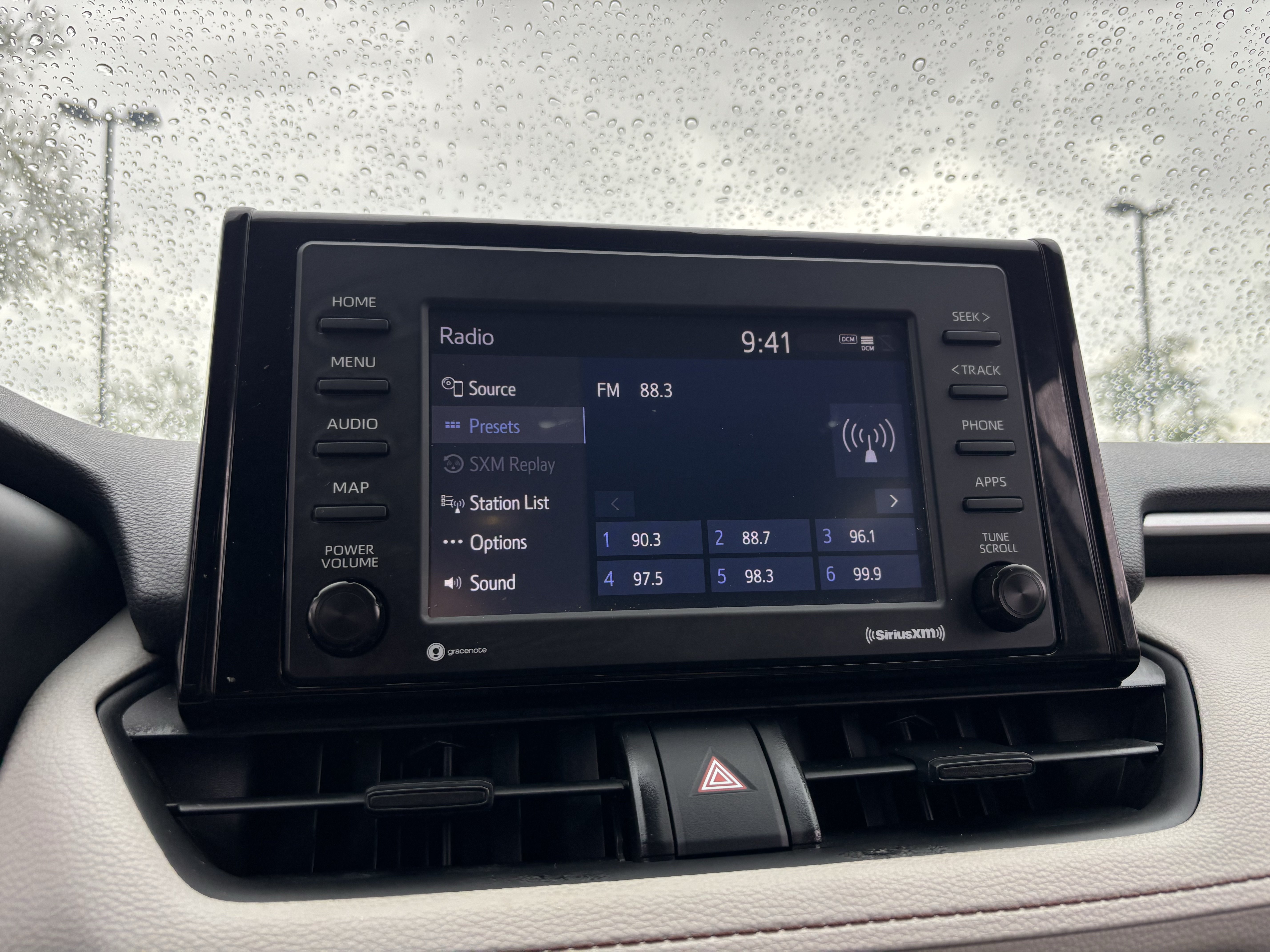 Used 2022 White Toyota XLE image 21