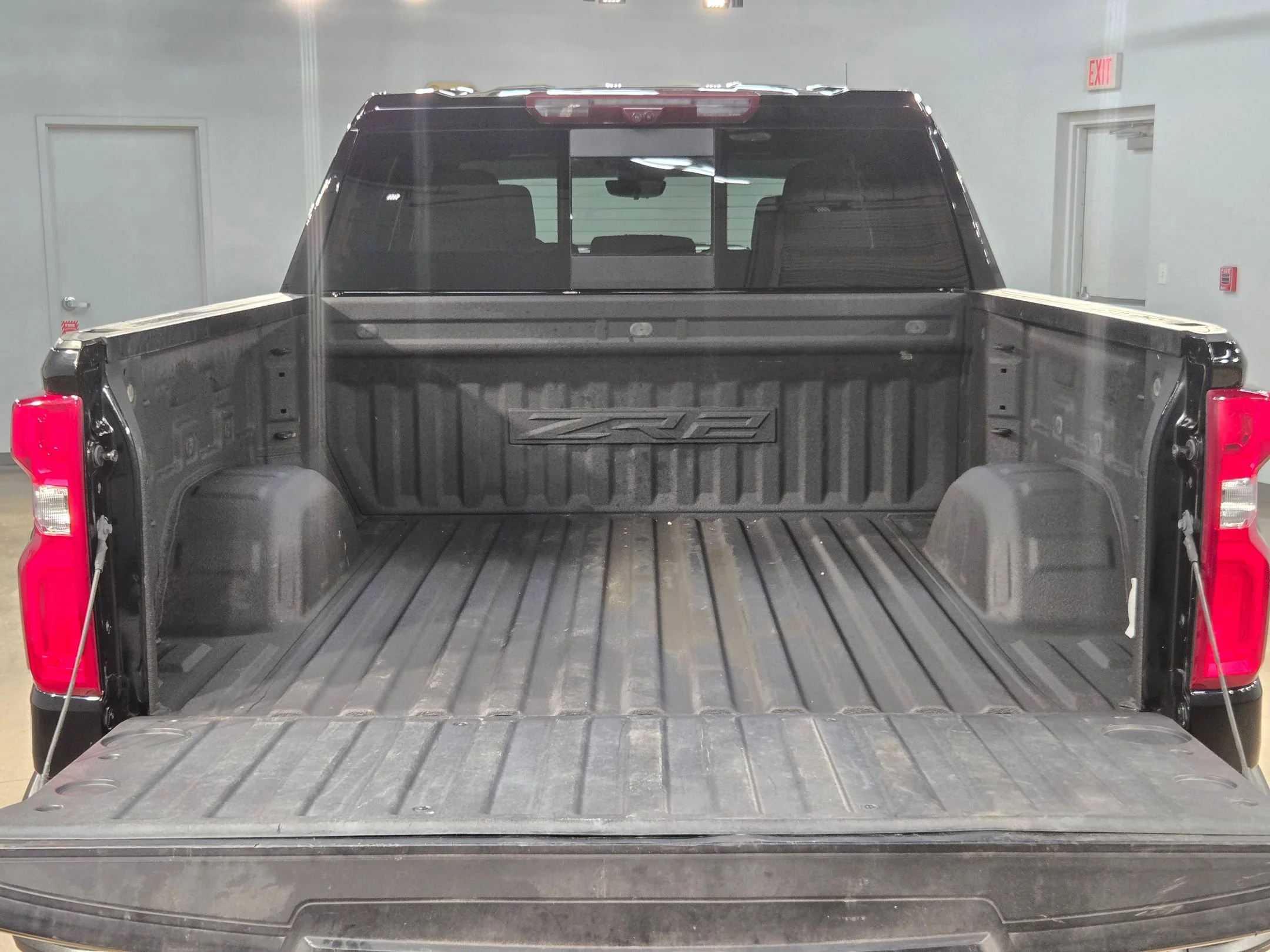 2024 Chevrolet Silverado 1500 ZR2 - Photo 18