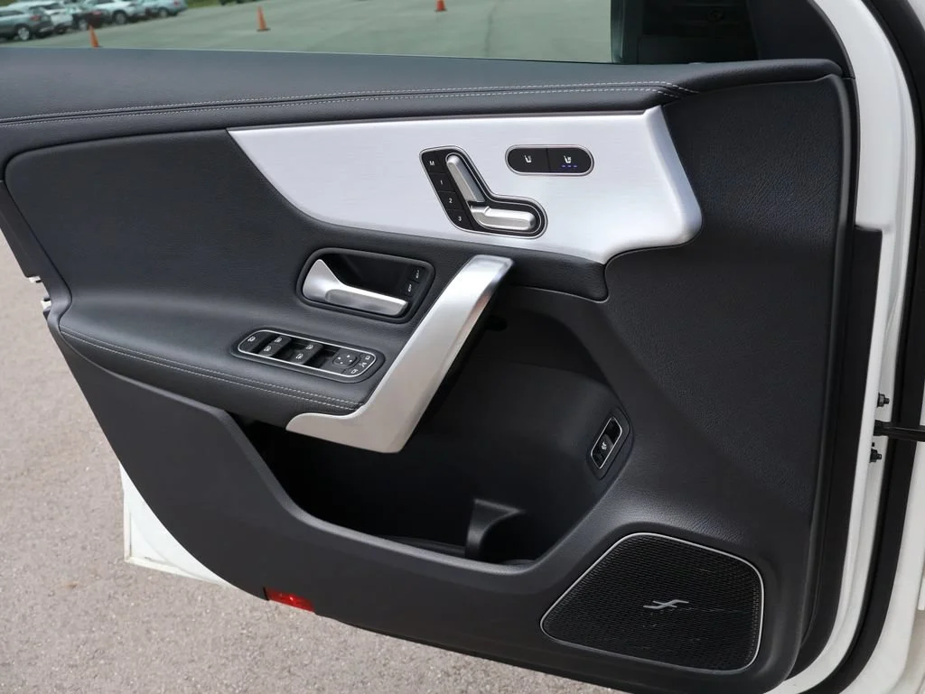 Used 2020 Polar White Mercedes-Benz Base image 40
