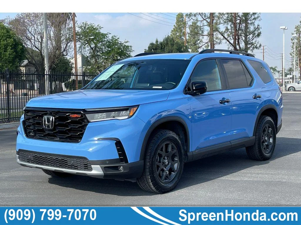2025 Honda Pilot TrailSport AWD's photo