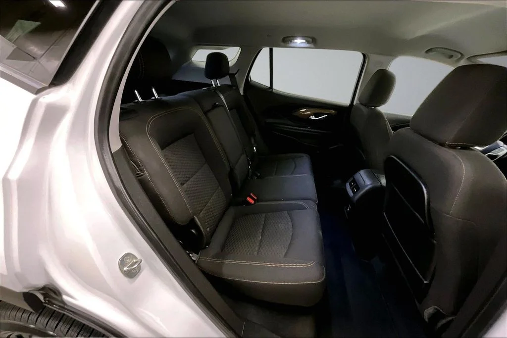 Used 2021 White GMC SLE image 25