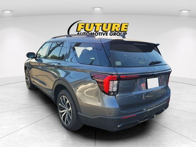 Used 2025 Gray Ford ST-Line image 4