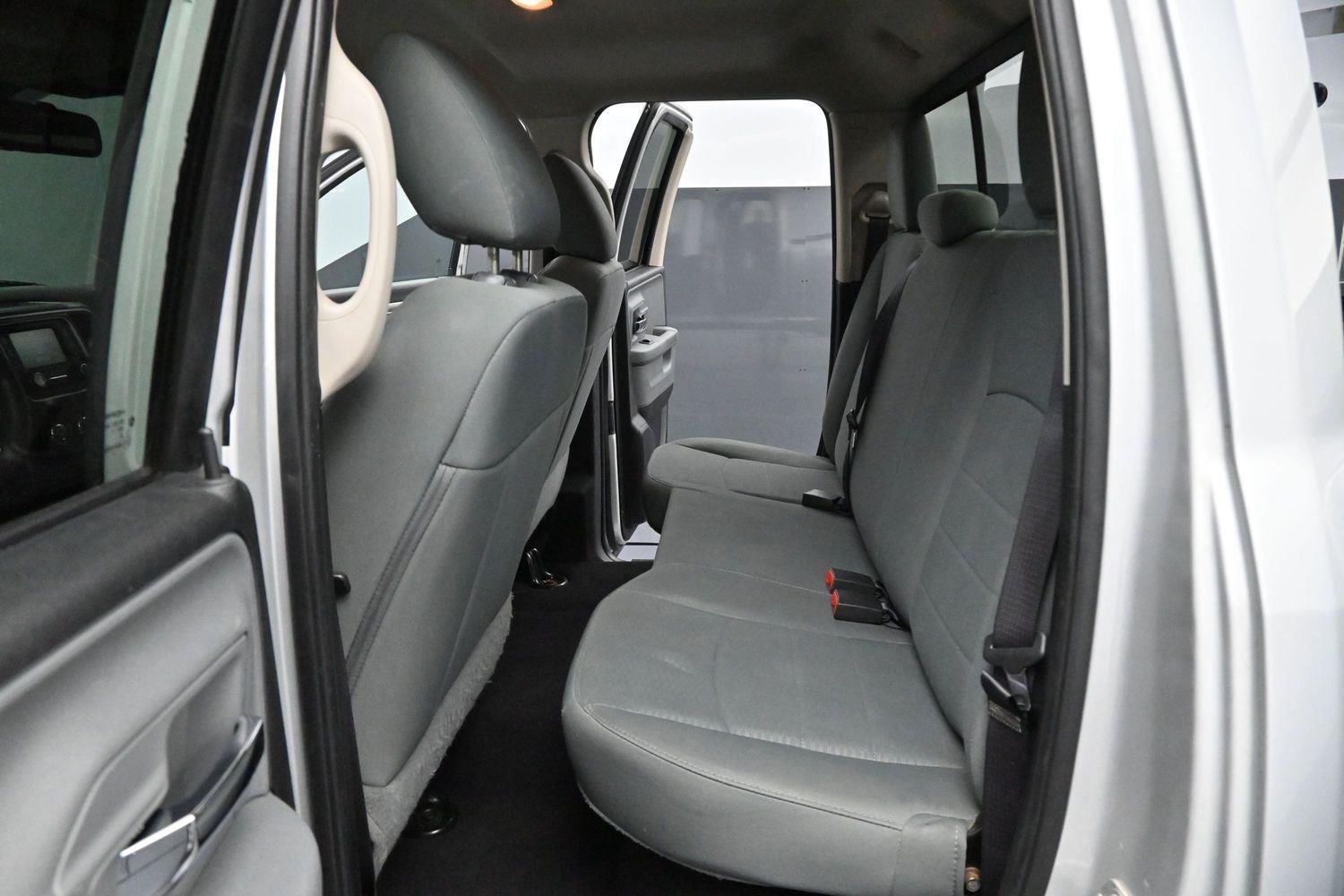 Used 2015 Bright Silver Metallic Clearcoat Ram SLT image 25