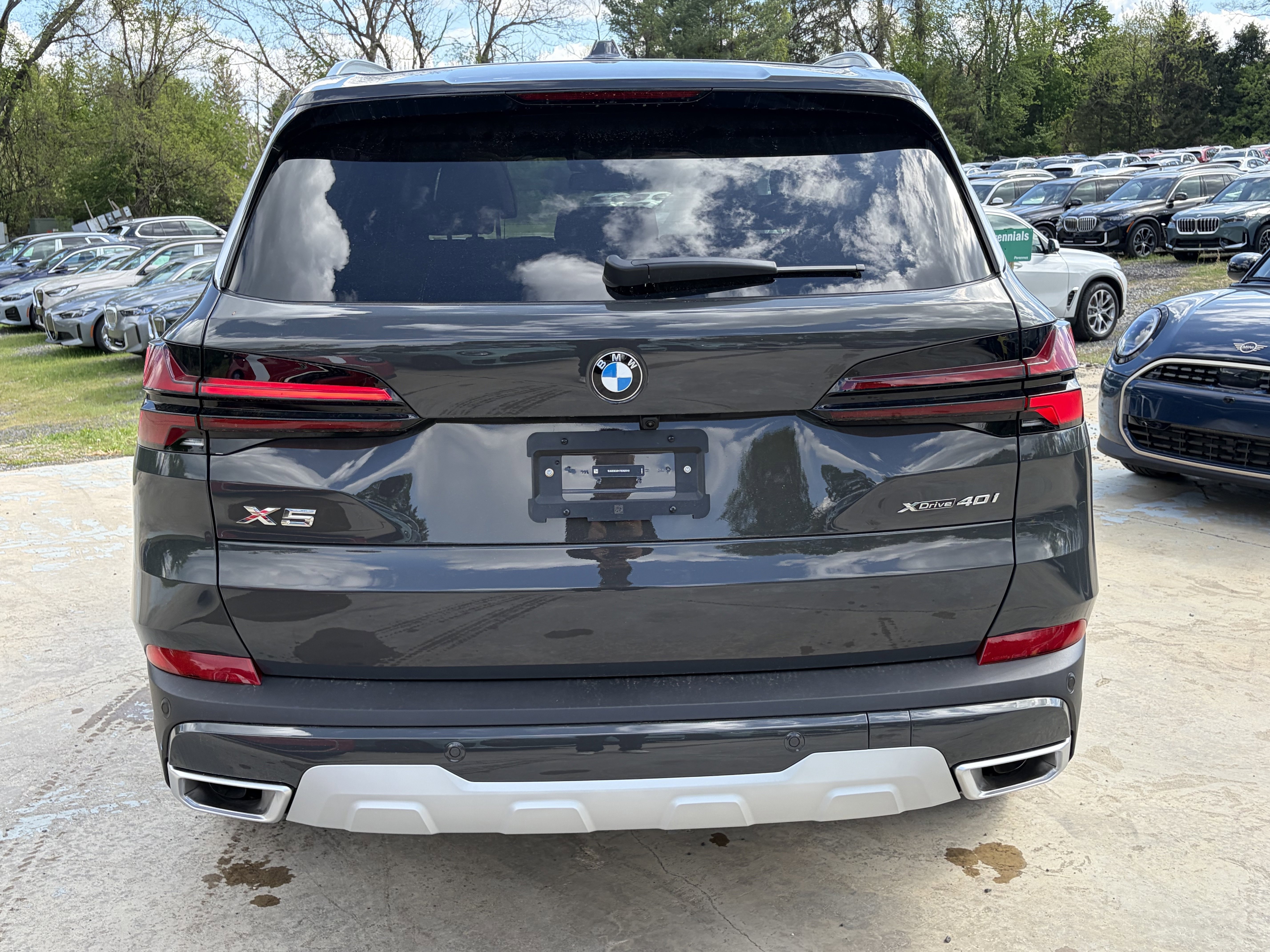 New 2026 Dravit Grey Metallic BMW xDrive40i image 6