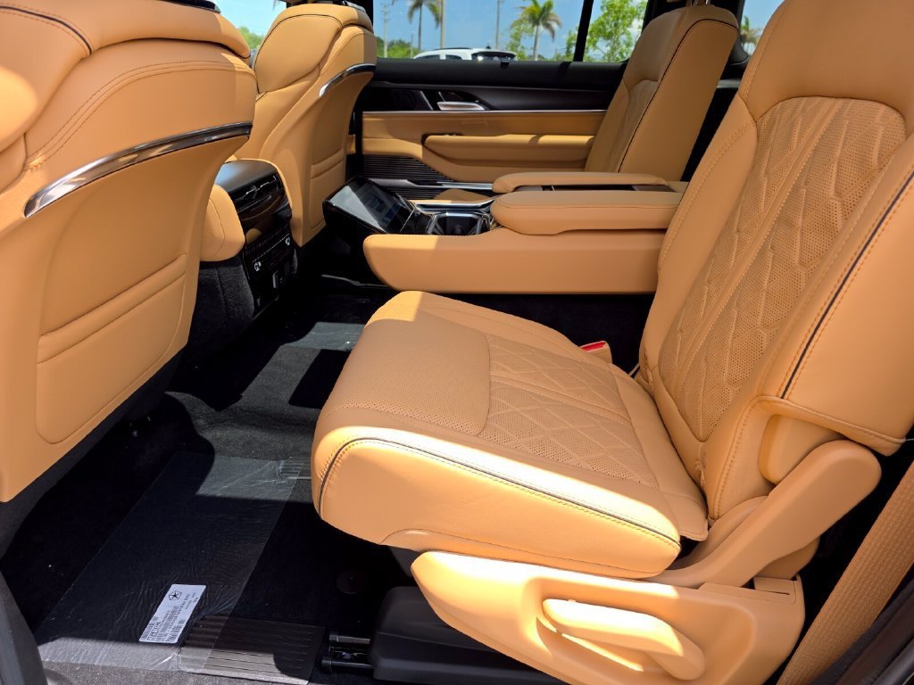 New 2026 High Gloss Black Exterior Paint Jeep Summit Reserve image 24