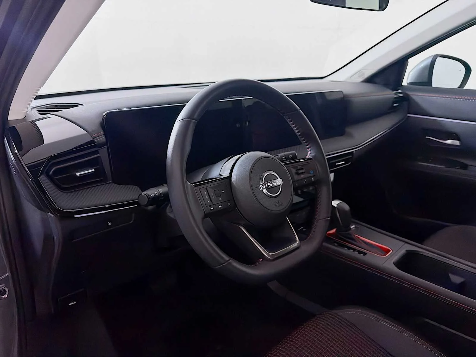 Certified Used 2025 Gun Metallic Nissan SR image 7