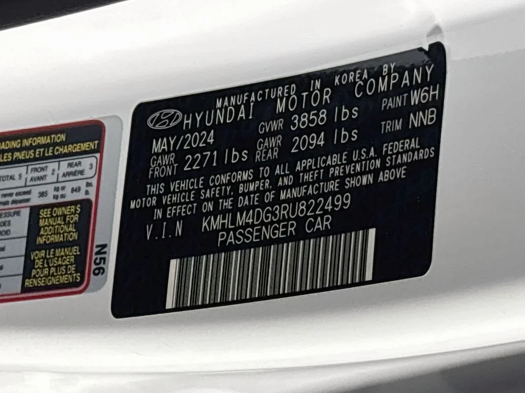 Used 2024 White Hyundai SEL image 25