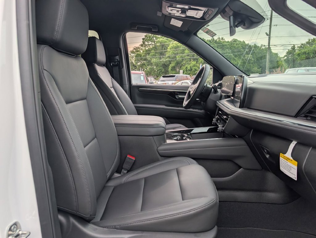 2026 Chevrolet Suburban LT - Photo 26