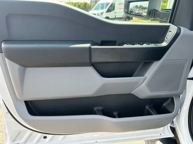 New 2026 Oxford White Ford F-450® XL image 19