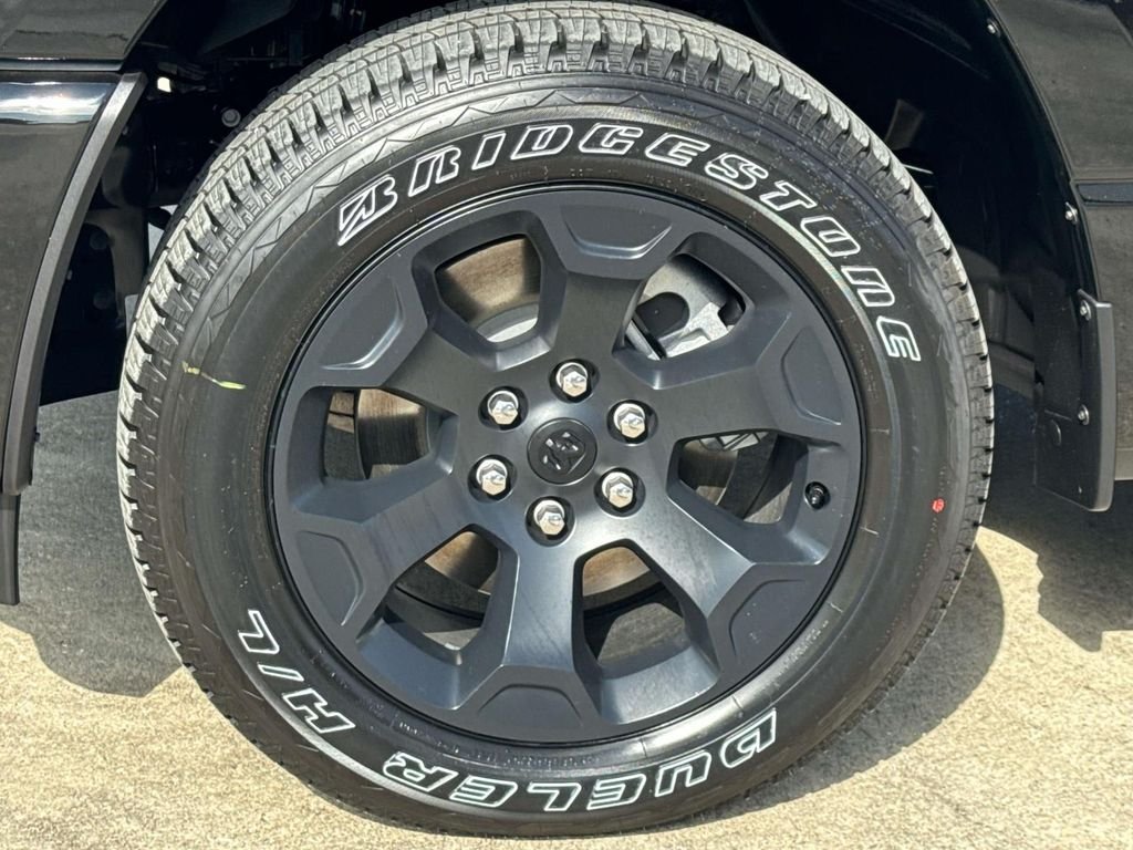 New 2026 Diamond Black Crystal Pearl-Coat Exterior Paint RAM Express image 12