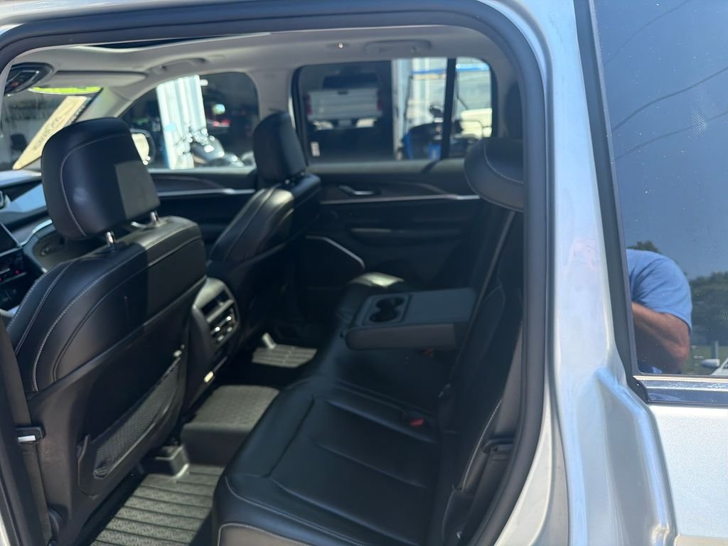 Used 2024 Silver Jeep 4xe image 16