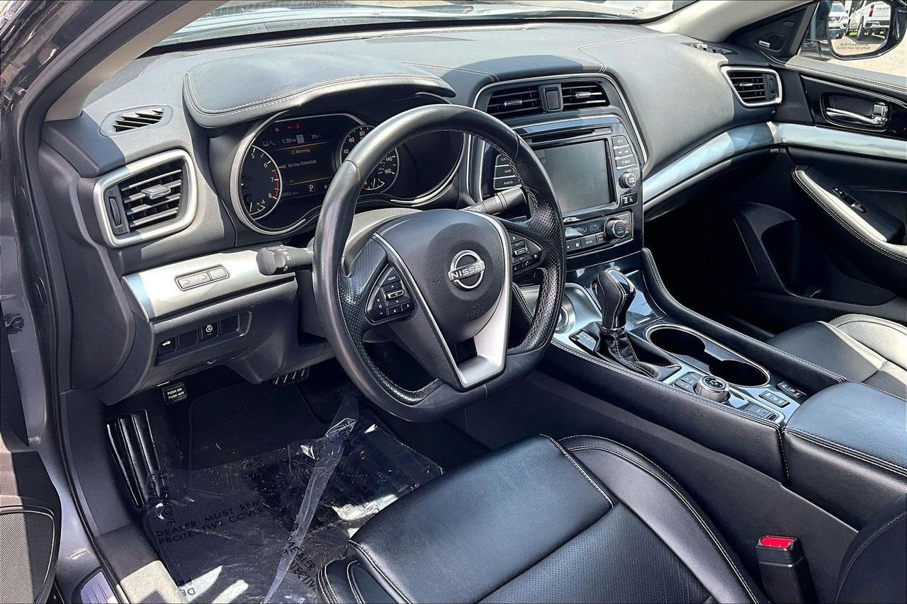 Used 2023 Gun Metallic Nissan SL image 18
